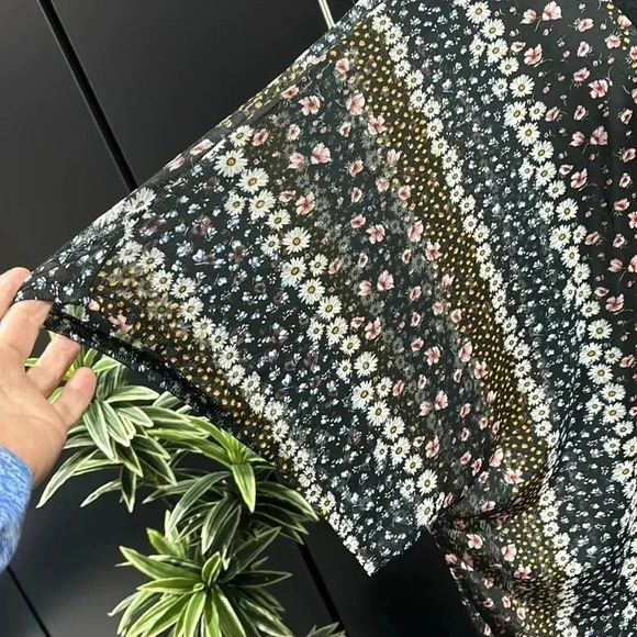 Cyrus Kimono,Duster,coverup,lightweight sheer Daisy pattern, multiwear - Picture 2 of 11